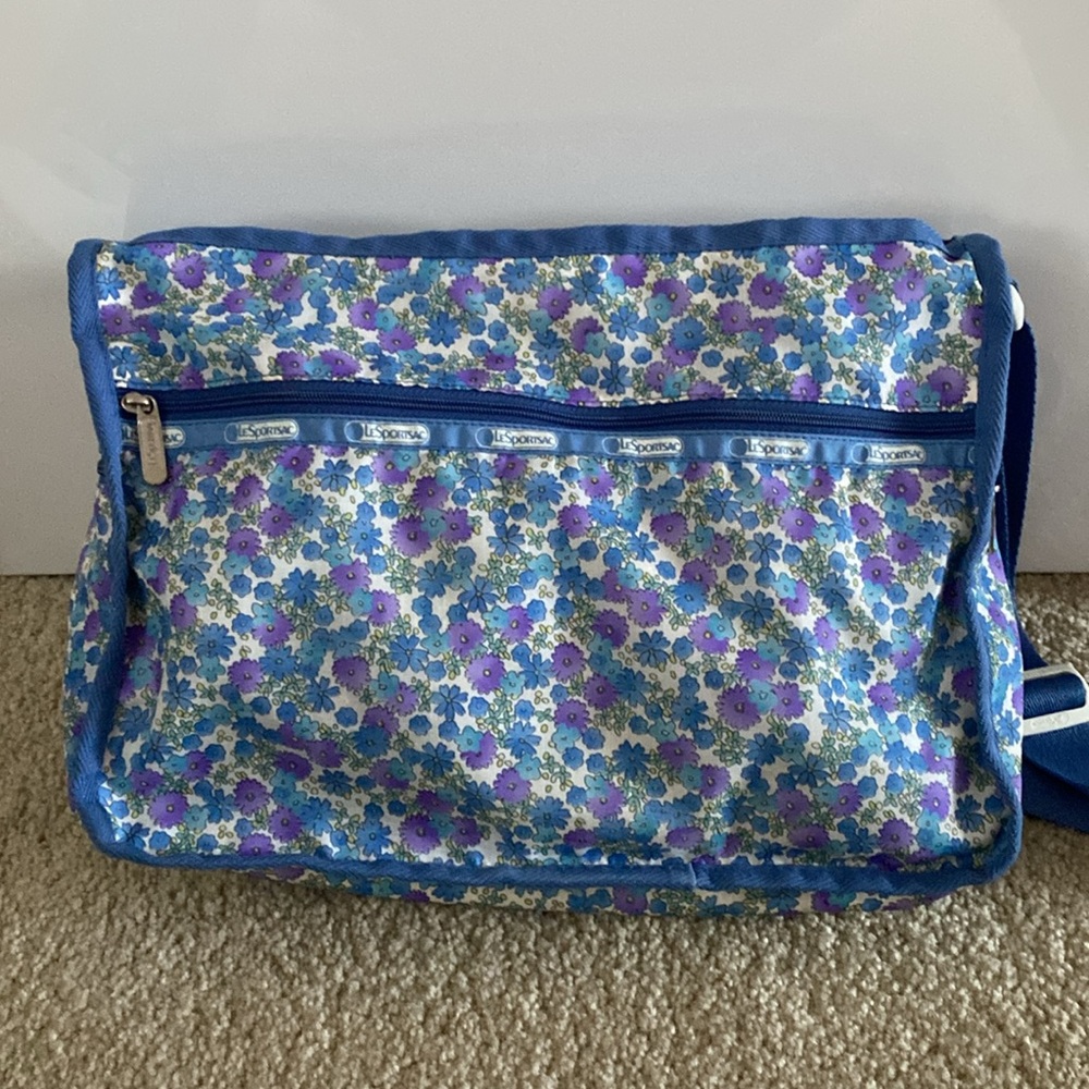 LeSportsac Messenger Bag - Picture 5 of 12